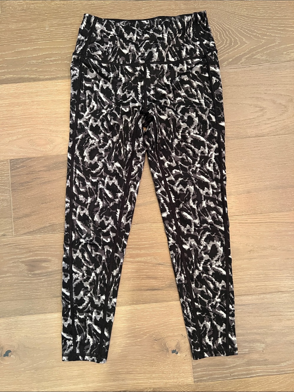 DSG women’s animal glow leggings
